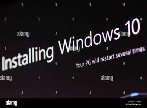 Installing windows 10 hi-res stock photography and images - Alamy