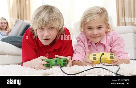 Children playing video games parents Stock Videos &amp; Footage - HD and 4K ...