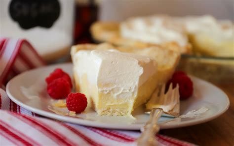 Vanilla Cream Pie - Easy & Delicious!