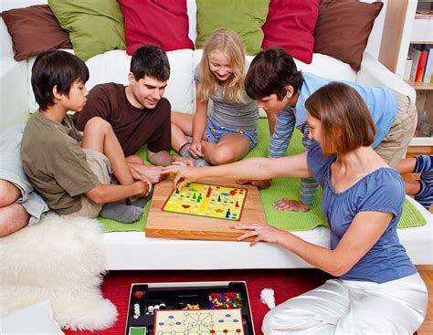 What cozy family games truly engage diverse ages and skill levels?