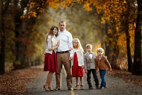 Outdoor Family Photo Ideas Clothing