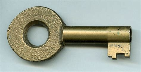 What key features make a ‘big’ or ‘small’ game truly beginner-friendly?