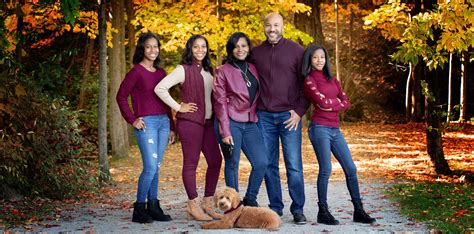 Unique Family Portraits With Dogs