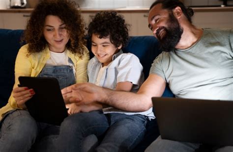 Screen Time Guidelines Australia: Family Guide