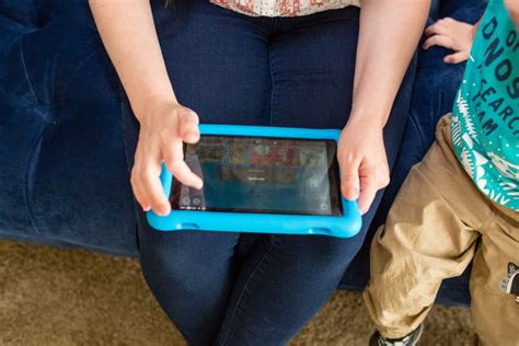 How to Limit Screen Time: Setting Up Boundaries as a Parent - Friday We ...