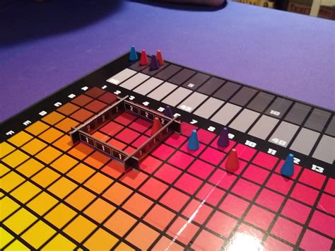 Hues and Cues – Settler of the Boards