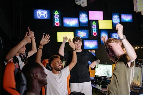 Online Gaming Community Strategies Slogan Ideas - Boon : Best Logo ...