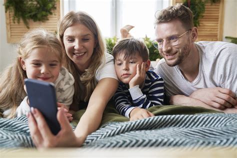 18 Rules That Help with Family Screen Time