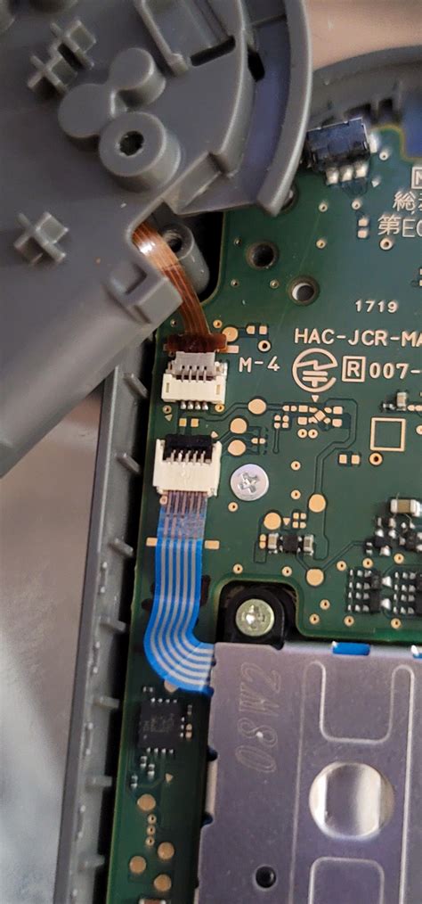 Right joycon analog stick is unresponsive after trying to replace it ...