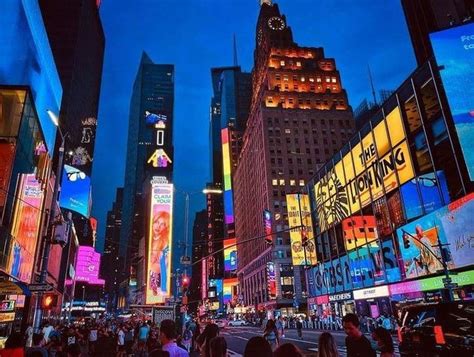 Nhờ đâu nghệ sĩ Việt xuất hiện trên bảng quảng cáo ở Quảng trường Thời ...