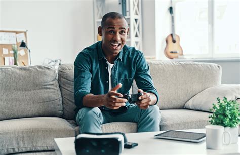 Cozy family games for non-gamers aged 8+: digital picks?