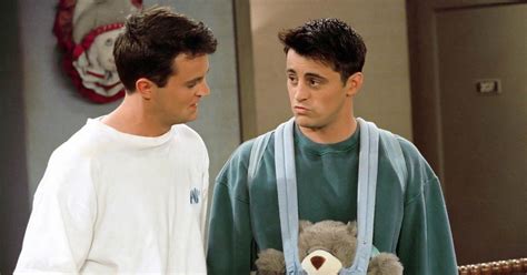Friends: Best Joey and Chandler Bromance Moments, Ranked