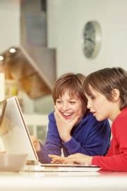How to manage game time limits & keep kids safe online?