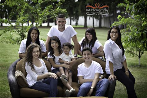 Felicia Fasulo’s Family Photo Session in Brampton, ON - DA Photography