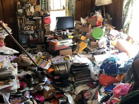What is Hoarding Disorder? - Bio-One Baton Rouge