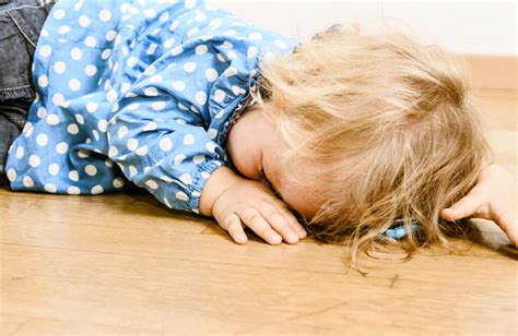 What To Do If Your Kid Is Throwing A Tantrum at Louise Costa blog