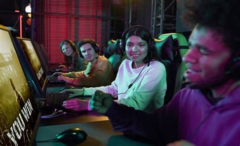 Reinforcing Canada's Community Through Peer Support and Responsible Gaming