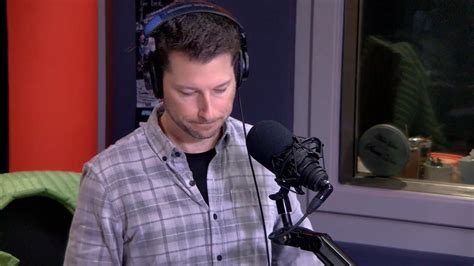 What’s the best way to structure a “first 5 hours” guide for new players in sandbox games?