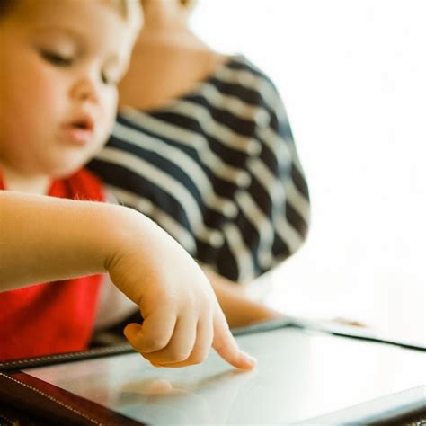 How to choose age-appropriate games & balance screen time for kids effectively?