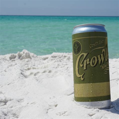 How can beginner game guides effectively onboard new players without info overload?