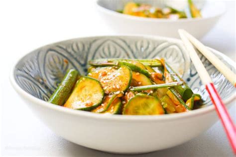 What easy-to-learn co-op games avoid family frustration across age gaps?