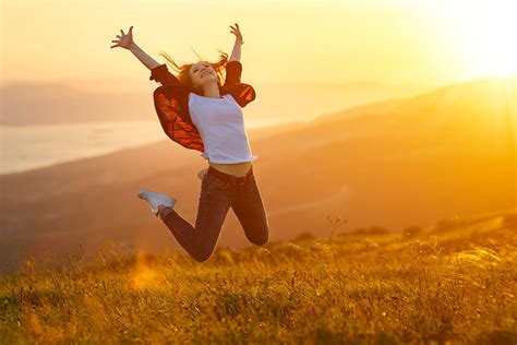12 Simple Ways to Live a Joyful Life: Tips to Boost Your Happiness – DMoose