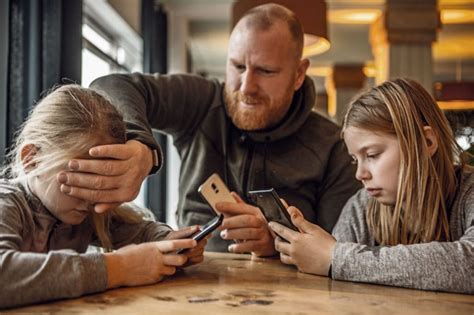 The Best Ways to Limit Kids' Screen Time: A Guide for Parents