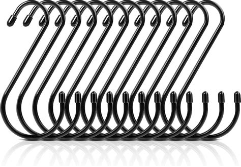 To hook new players, what essential game mechanics should a beginner guide prioritize?