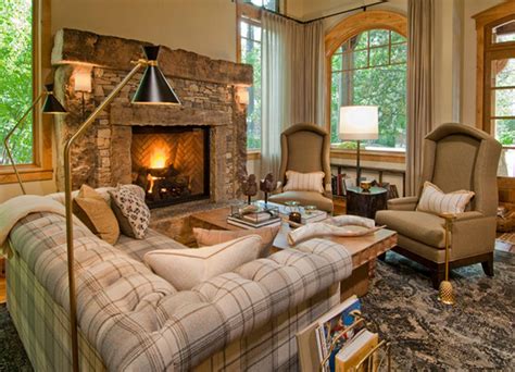 Which cozy, low-complexity family games suit short sessions & diverse ages best?