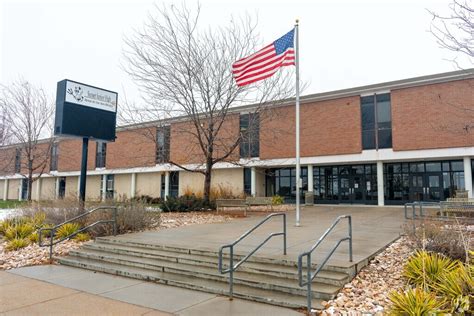 Sunset Junior High School, Rankings &amp; Reviews - Homes.com