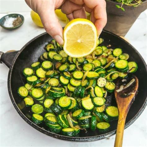 How to Make Sauteed Zucchini - Food Faith Fitness