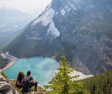 8 health benefits of exploring new places