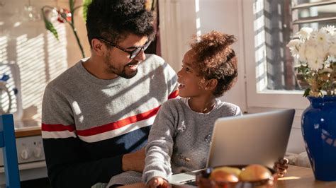 Helping Kids Manage Screen Time: 5 Tips for Parents | Thorne