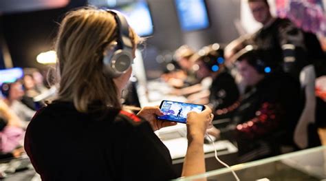 How Social Media Is Changing Mobile Gaming