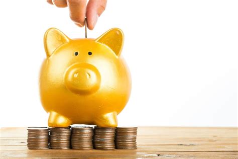 How Saving Money is Essential to your Personal Growth - Art of Backpacking