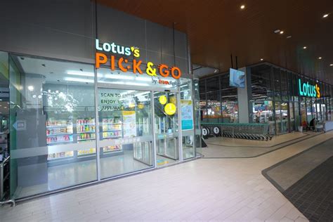 How to pick cozy family games that engage both preschoolers and teens without arguments?