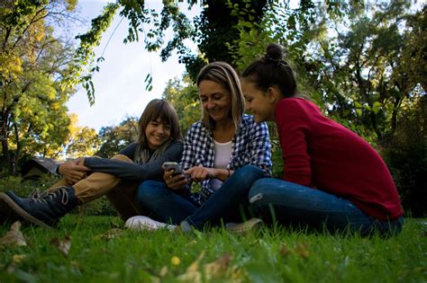 Introducing Healthy Screen Time Habits - Wherever Family