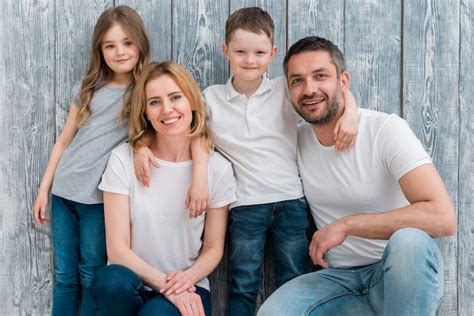 Family at home | Free Photo