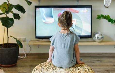 How often are kids watching linear TV? » Media in Canada