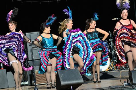 Where can I reliably find valid game deals & discount codes for PC, console, & indie titles?