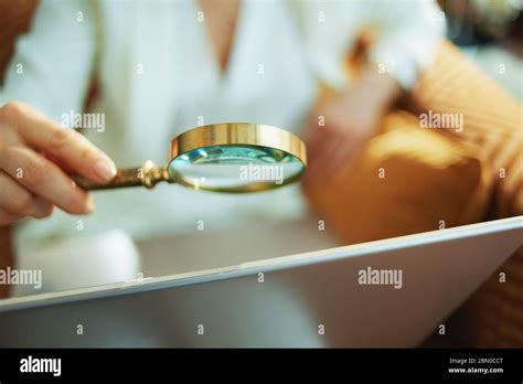 Magnifying glass computer screen hi-res stock photography and images ...