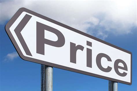 Luxury Cars vs. Regular Cars - AlphaZug